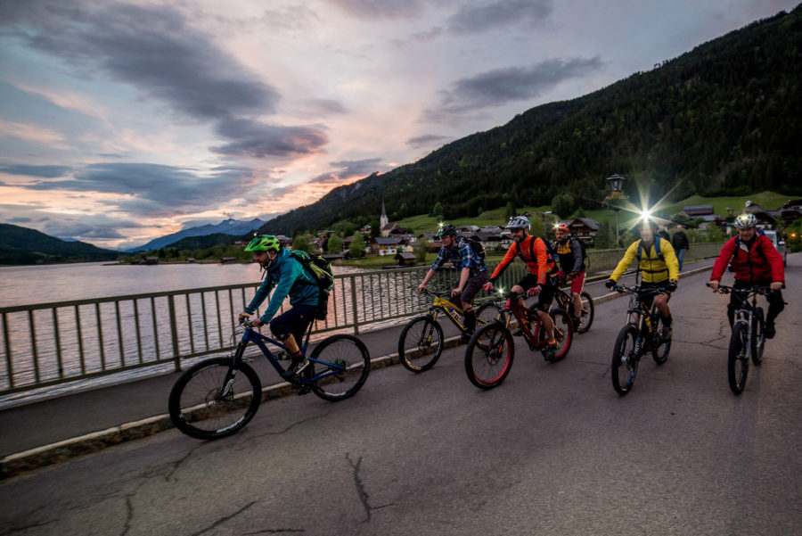 Auf zum Night-Ride über die Weissensee-Brücke in Techendorf