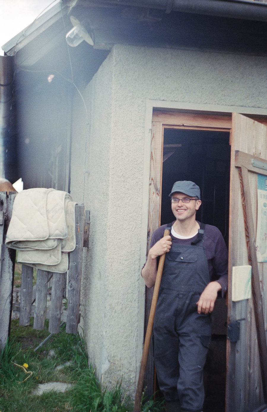 Der Hannes auf der Alm hinerm Brunn hinerm Gralhof am Weissensee