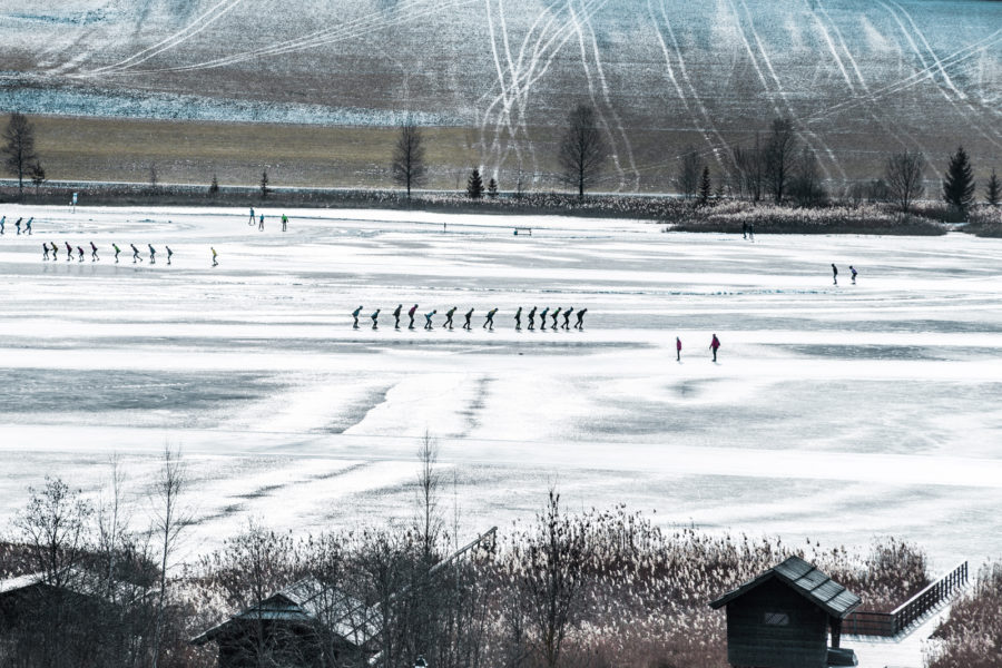 Der Weissensee im Winter ist eine der größten Natur-Eislauf-Fächen Europas